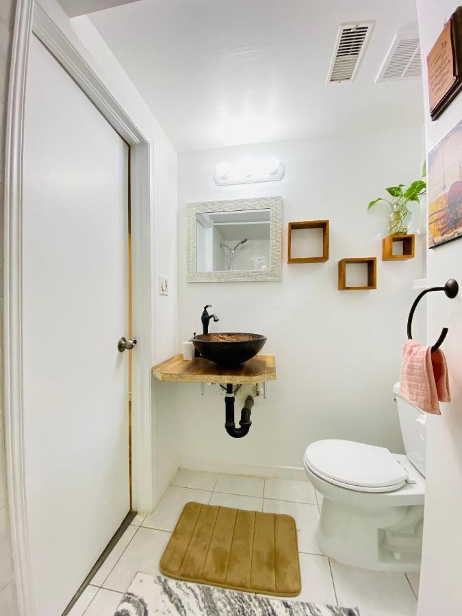 Toronto Bed & Breakfast - Free Parking Exteriér fotografie